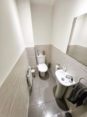 Guest wc- click for photo gallery